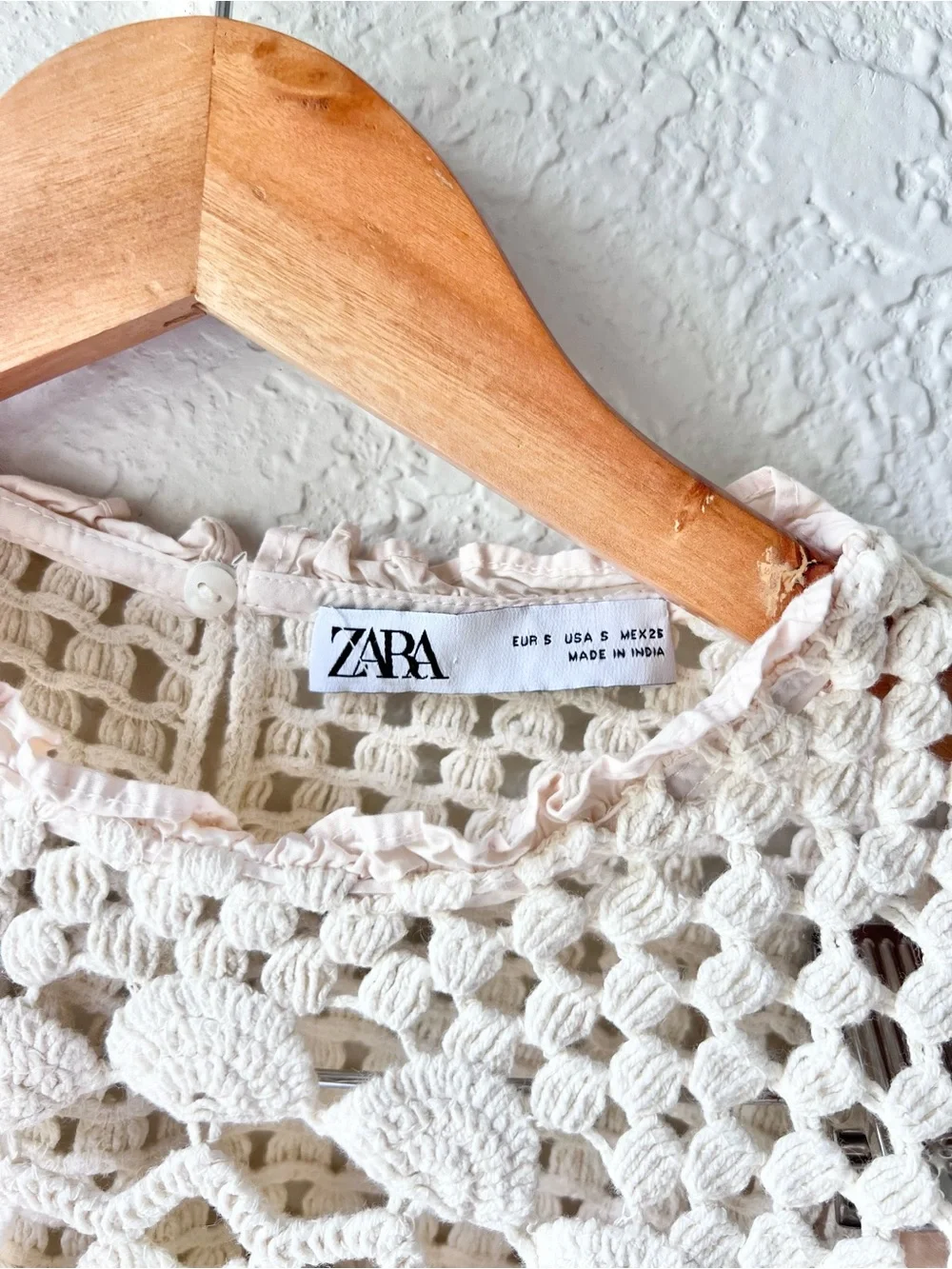 Zara Cream Crochet Ruffle Sleeve Crop Top Sz S